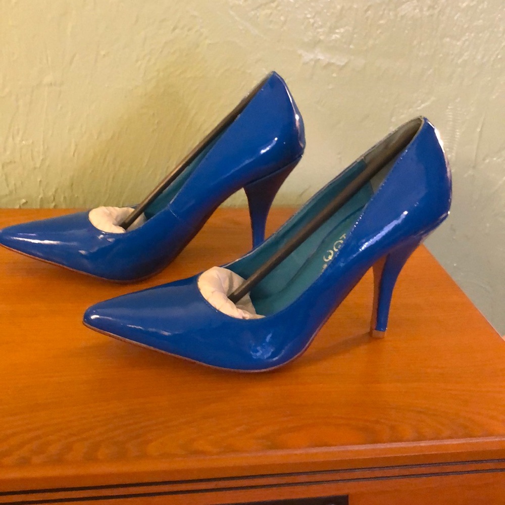 Shoes - Picture 3 of 4